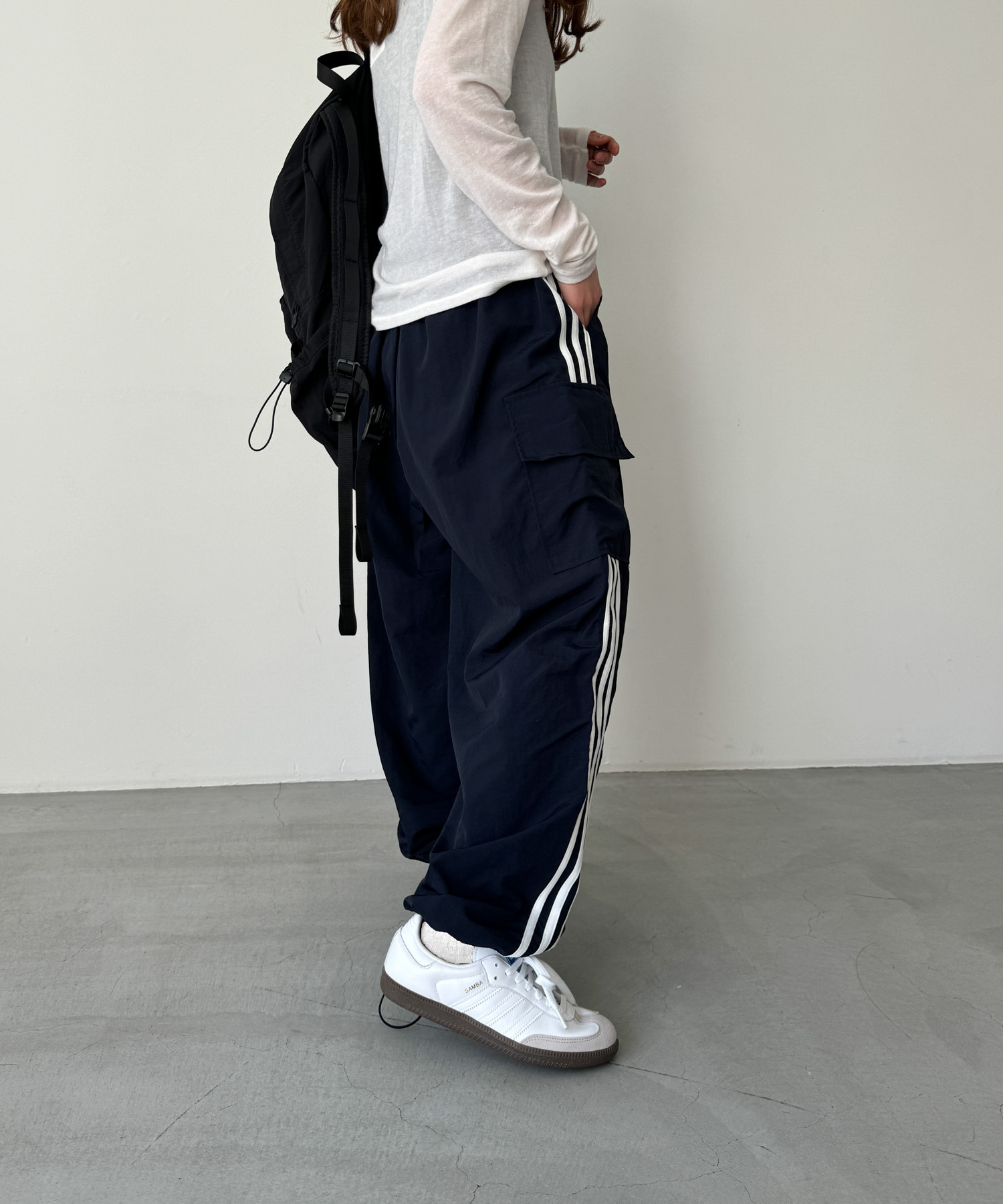 美品 キャナルジーン El mar ナイロンラインカーゴパンツ ワイド ゆったり CANAL JEAN（キャナルジーン）の「El mar ナイロンラインカーゴ