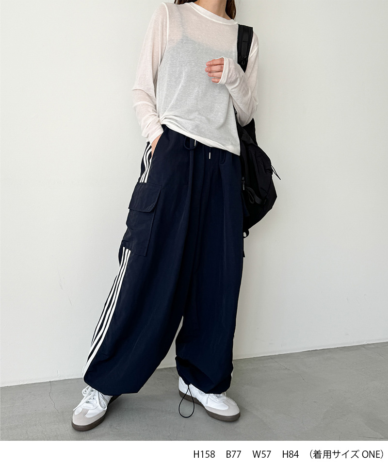 美品 キャナルジーン El mar ナイロンラインカーゴパンツ ワイド ゆったり CANAL JEAN（キャナルジーン）の「El mar ナイロンラインカーゴ