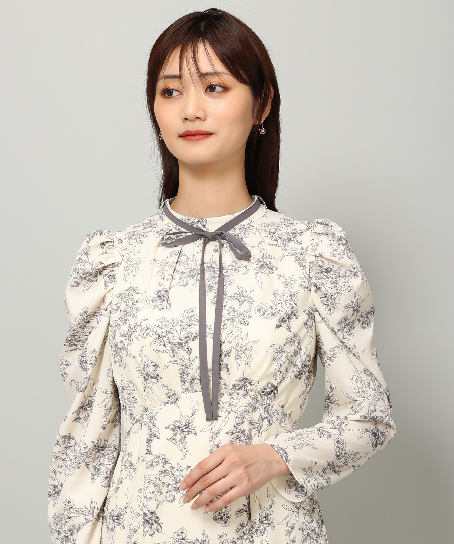 MISCH MASCH ワンピース 2023秋冬新作ハイネックタイ付き