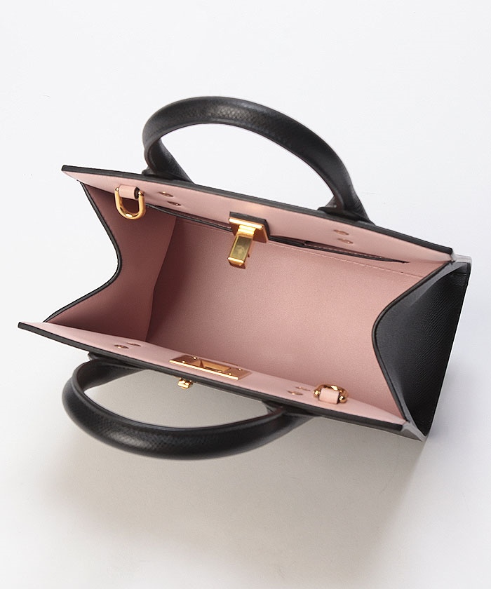 セール】【FERRAGAMO】フェラガモ STUDIO BOX BAG スタジオ セール】【FERRAGAMO】フェラガモ STUDIO BOX BAG スタジオ
