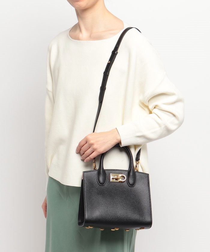 セール】【FERRAGAMO】フェラガモ STUDIO BOX BAG スタジオ セール】【FERRAGAMO】フェラガモ STUDIO BOX BAG スタジオ