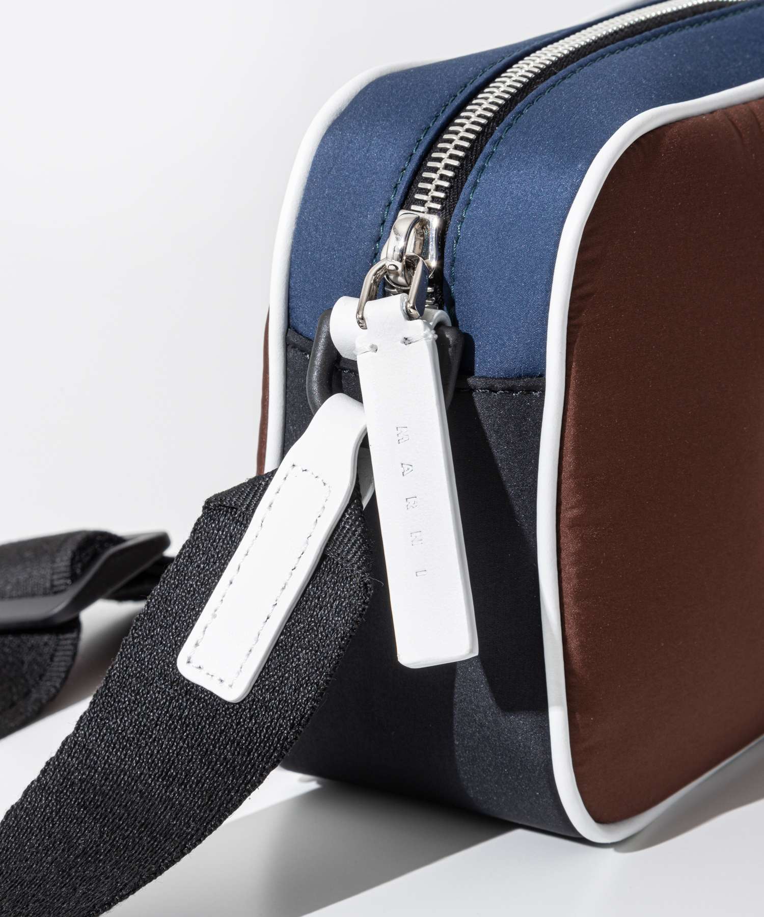 マルニ MARNI SBMP0146U3 P6460 ショルダーバッグ レディース マルニ MARNI SBMP0146U3 P6460 ショルダーバッグ レディース