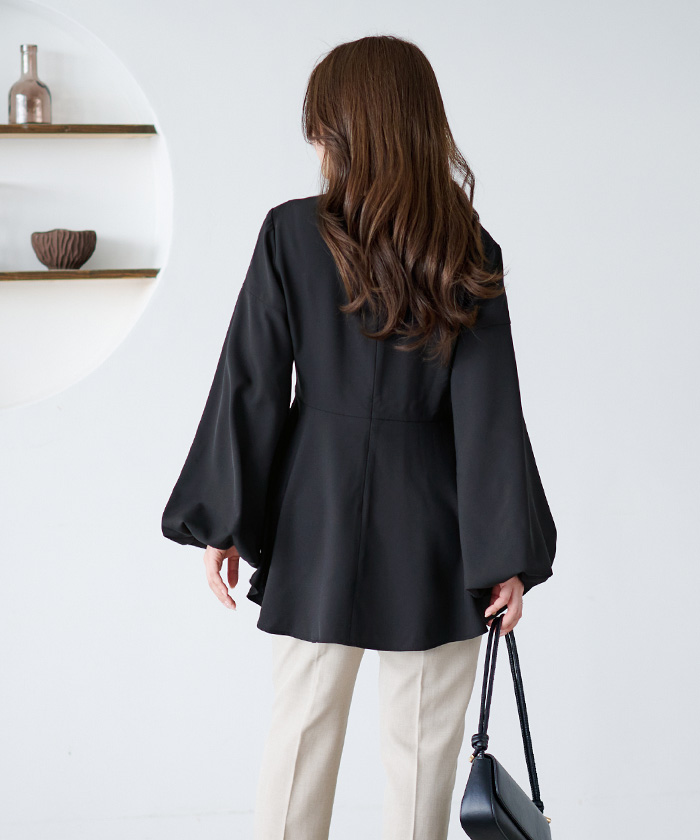 最終お値下げ【美品】カデュネ　シースルー　トップス　バルーンスリーブ　ペプラム セール58%OFF】Vネックバルーンスリーブバックペプラムトップス