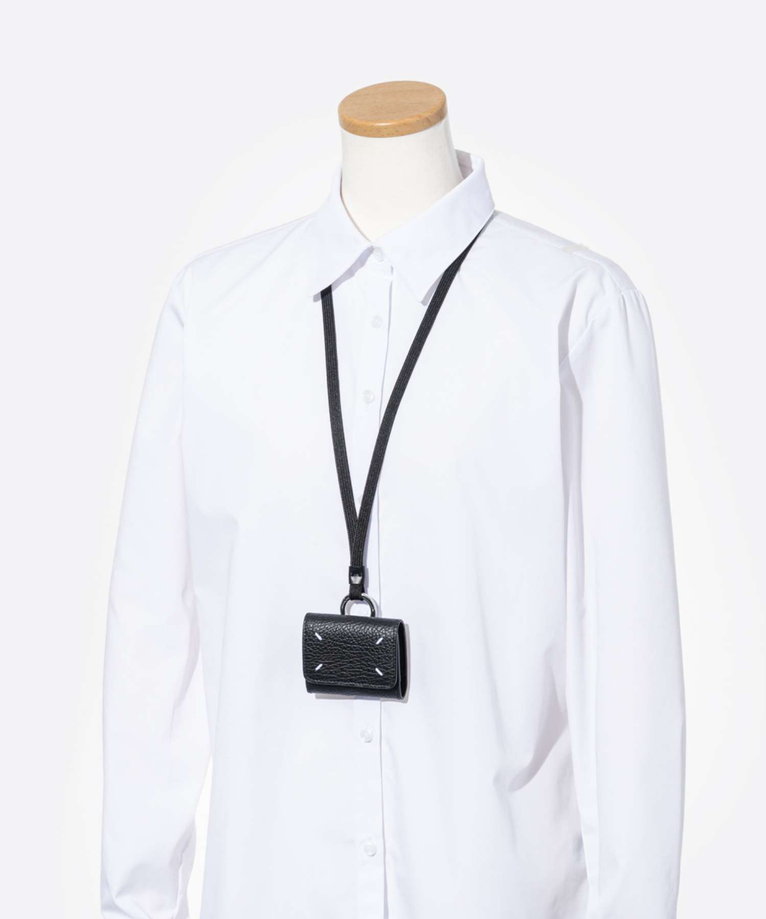 メゾン マルジェラ MAISON MARGIELA AIRPODS CASE PRO WITH ZIP