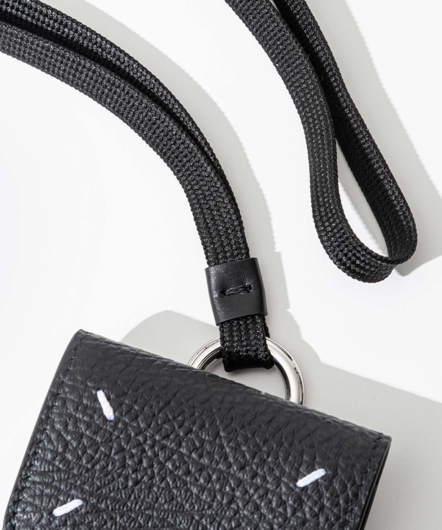 関税負担なし◆Maison Margiela◆AirPods ケース ストラップ Maison Margiela（旧Maison Martin Margiela） - 訳あり特価