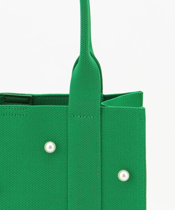 TOCCA ヨンア パール付き ニット トートバッグ A4 ブラック 黒 現行品 TOCCA ヨンア パール付き ニット トートバッグ A4 ブラック 黒