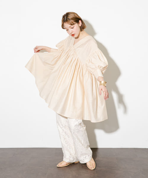 ベージュ メッシュデザイン フラットシューズ 20%OFF：2025SS：Vカット メッシュ フラットシューズ（m18015