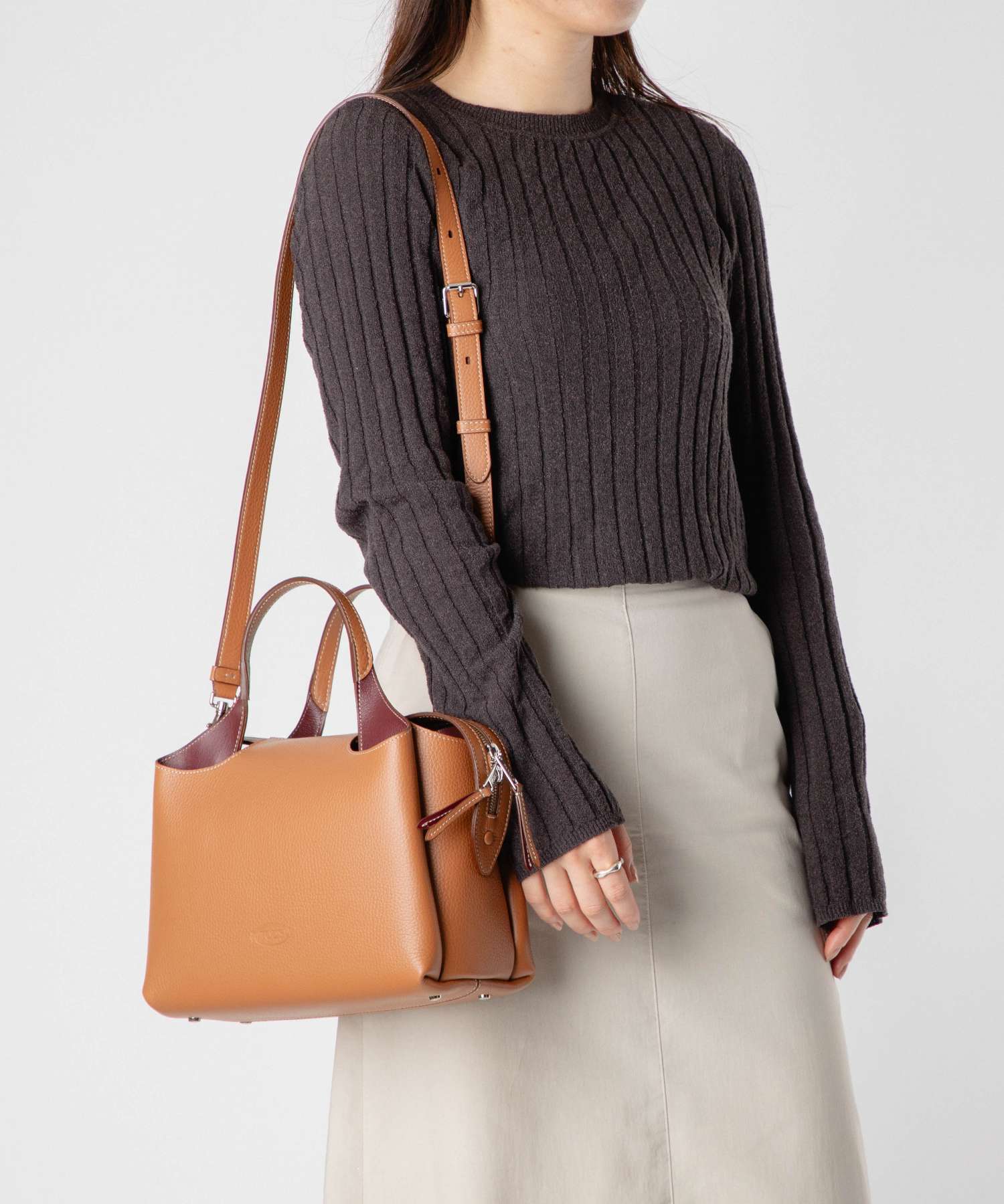 トッズ TOD'S XBWAPAHL200 QRI ハンドバッグ FLORIDA DOUBLE トッズ TOD'S XBWAPAHL200 QRI ハンドバッグ FLORIDA DOUBLE
