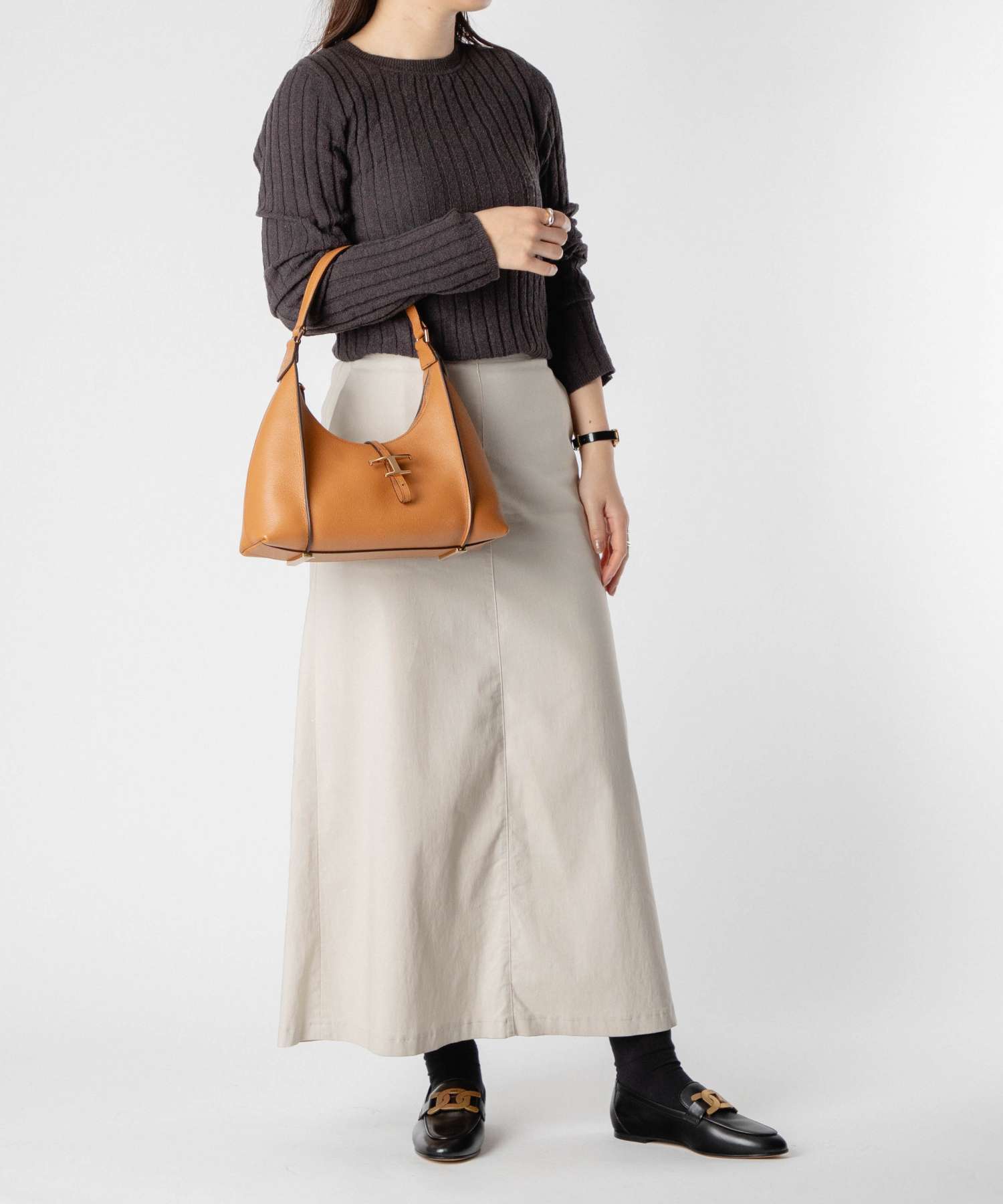 トッズ TOD'S XBWTSBS0200 Q8E ハンドバッグ AMANDA レディース