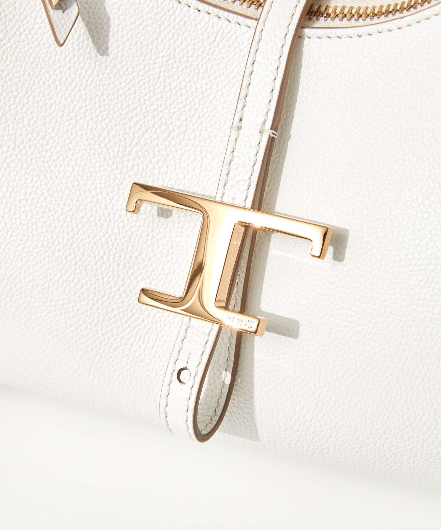 クーポン】【セール5%OFF】トッズ TOD'S XBWTSBS0200 Q8E