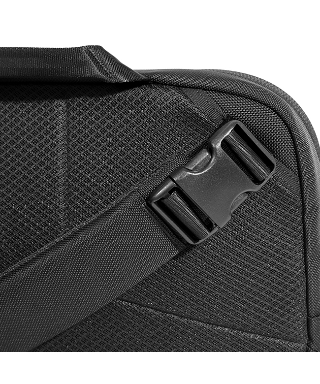 【美品】Aer　エアー　ボディバッグ　Tech Sling ウエストポーチ　黒 エアー Aer エアー ボディバッグ Aer Tech Sling 3 ウエスト
