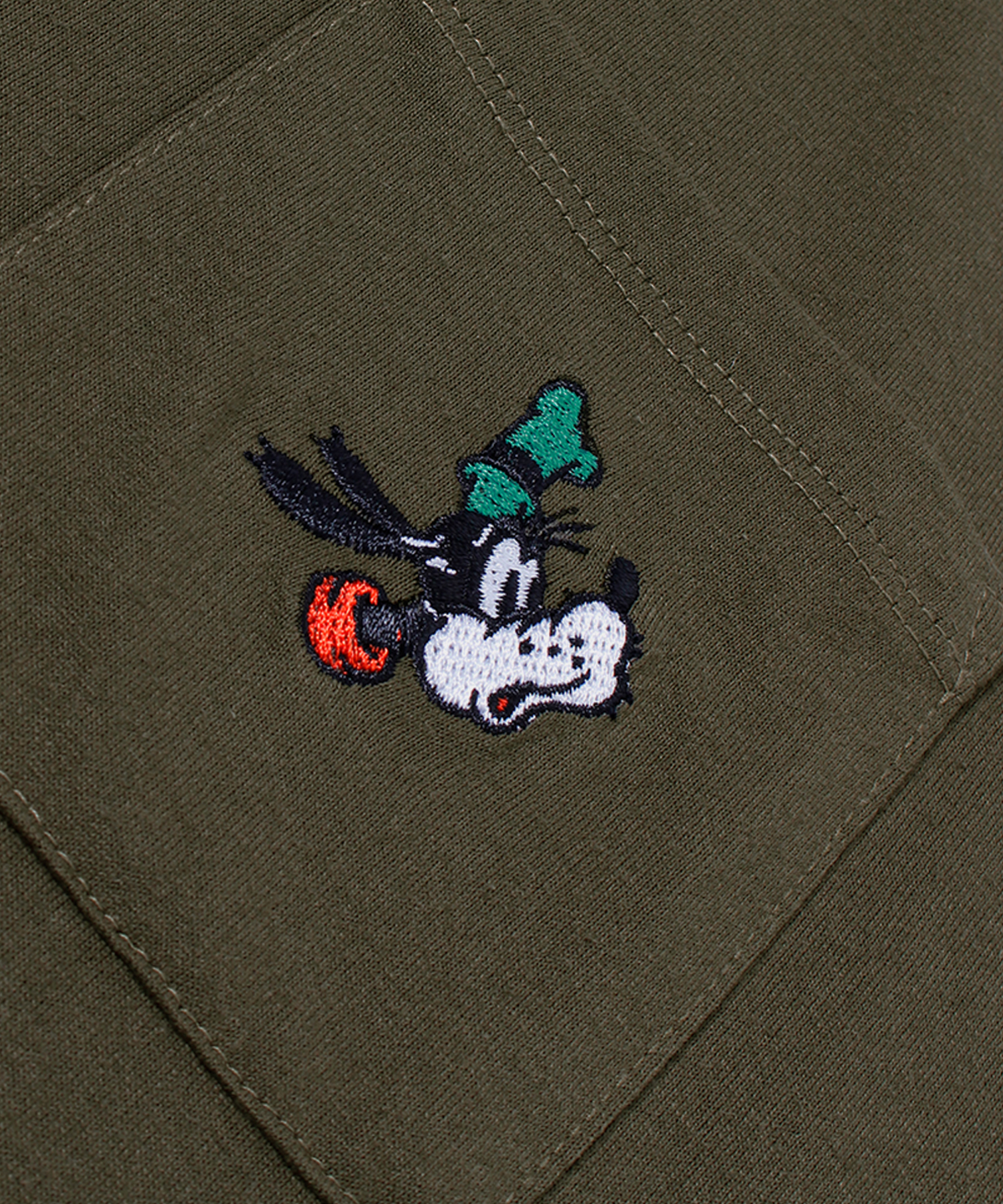 送料無料 日本 ディズニー Disney 【DISNEY/ディズニー】天竺ワンポイント刺繍 トップス