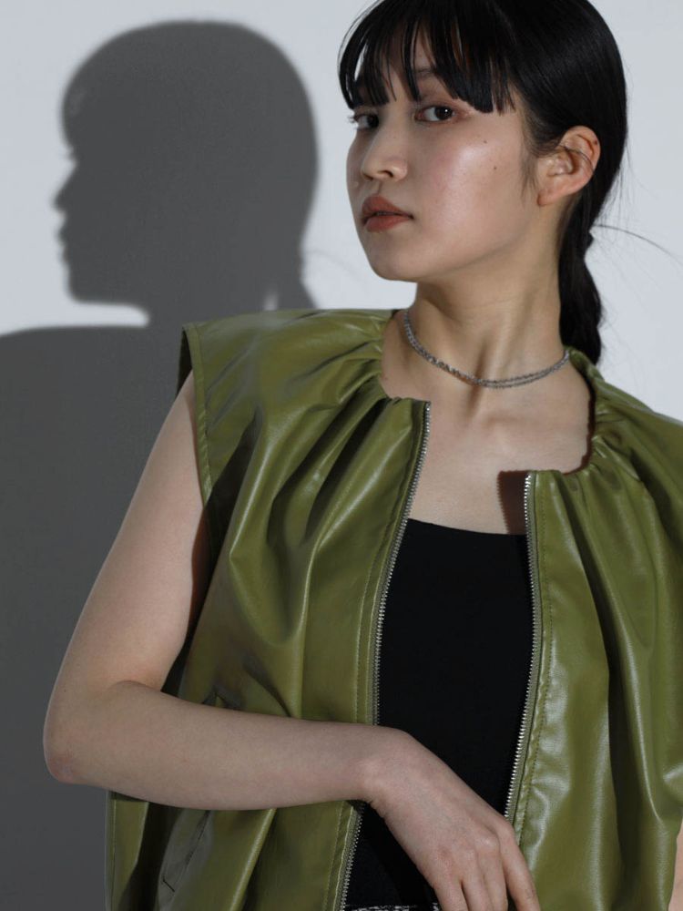 【美品】RADIATE ヤマダヤ　フェイクレザー中綿ベスト　ブラック 新品・未使用】ヤマダヤ RADIATE フェイクレザー 中綿ベスト