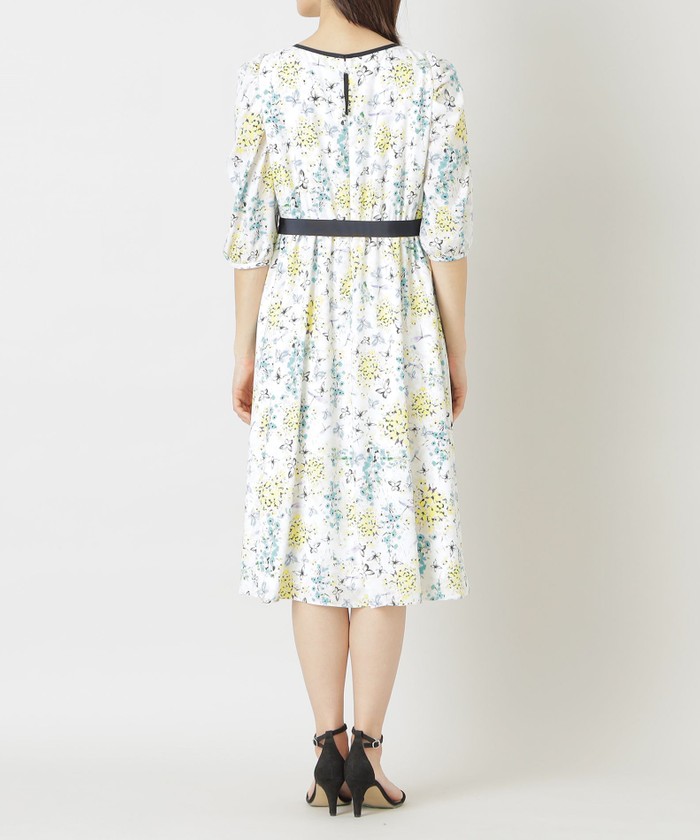 美品✨ to be chic トゥービーシック ペダルフラワーワンピース L TO BE CHIC トゥービーシック モノトーンフラワープリント