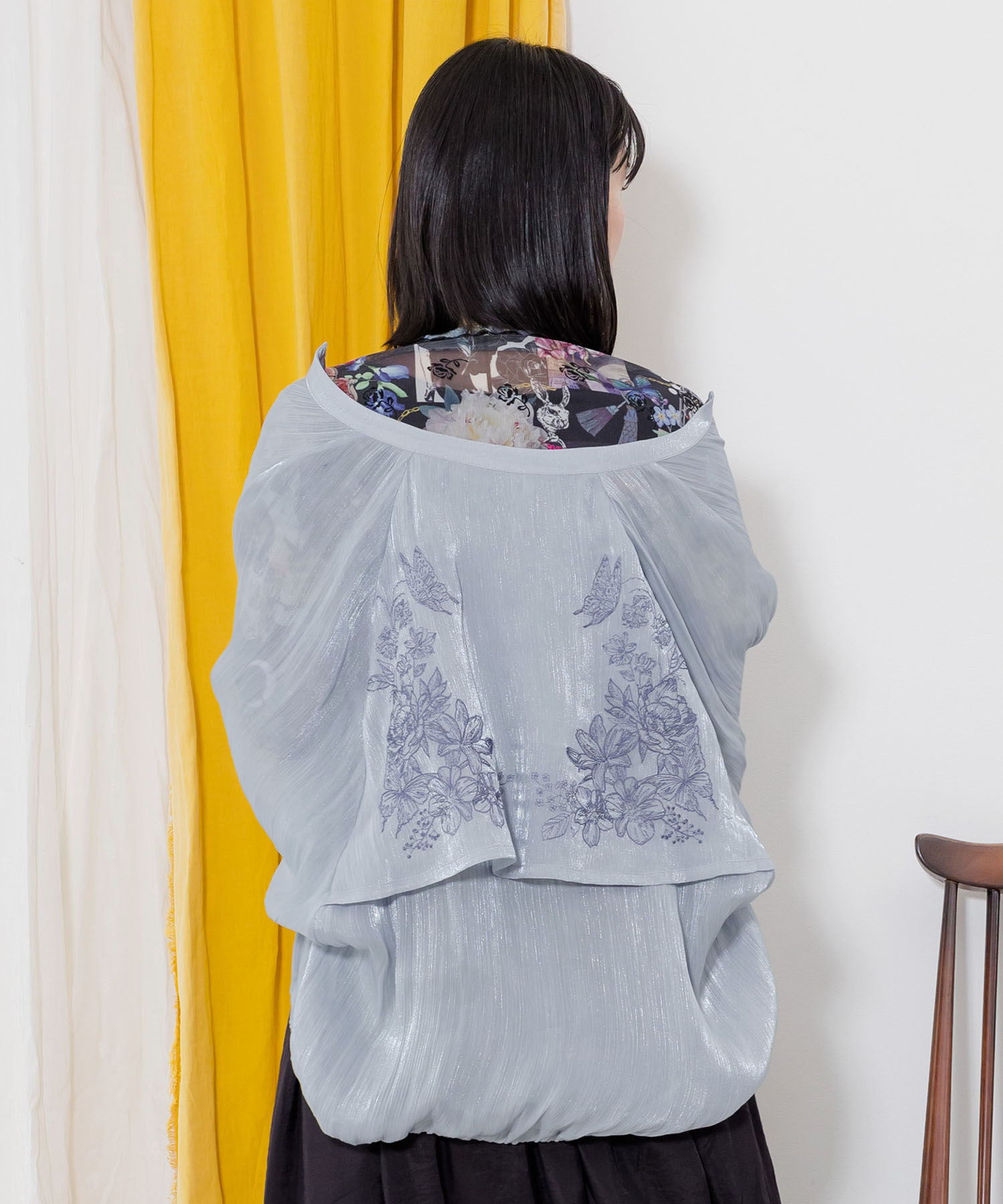 is ScoLar 蝶花刺繍 シャイニングシフォン シアーブルゾン