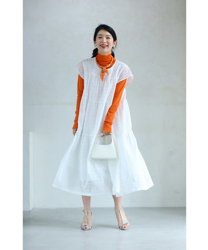 【極美品】theory クリームパールホワイト高級ワンピース584 カワイイ CAWAII 爽やかな白花パンチングレースミディアム