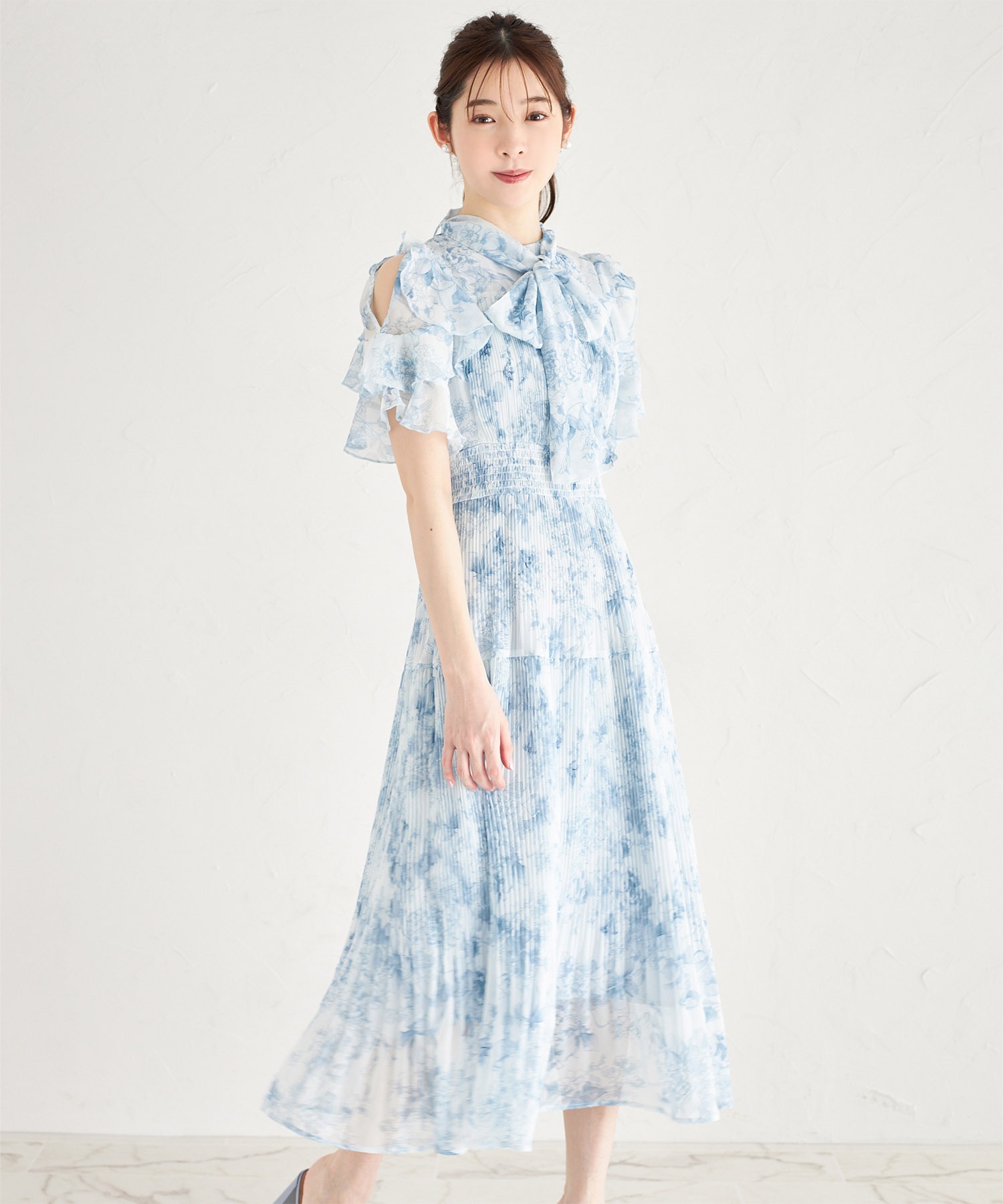 tocco 新品　ボウタイリボン付き配色メッシュフラワープリントワンピース ボウタイリボン付き配色メッシュフラワープリントワンピース