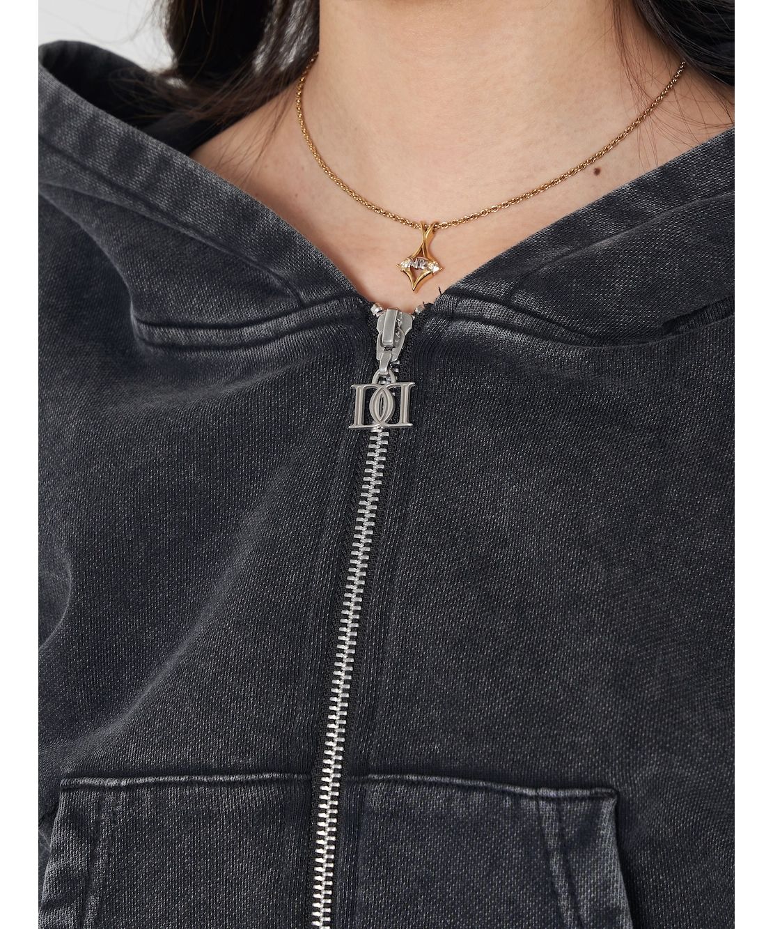 セール40%OFF】ダーリッチ Darich ロゴレザースウェット セール40%OFF】ダーリッチ Darich ロゴレザースウェット