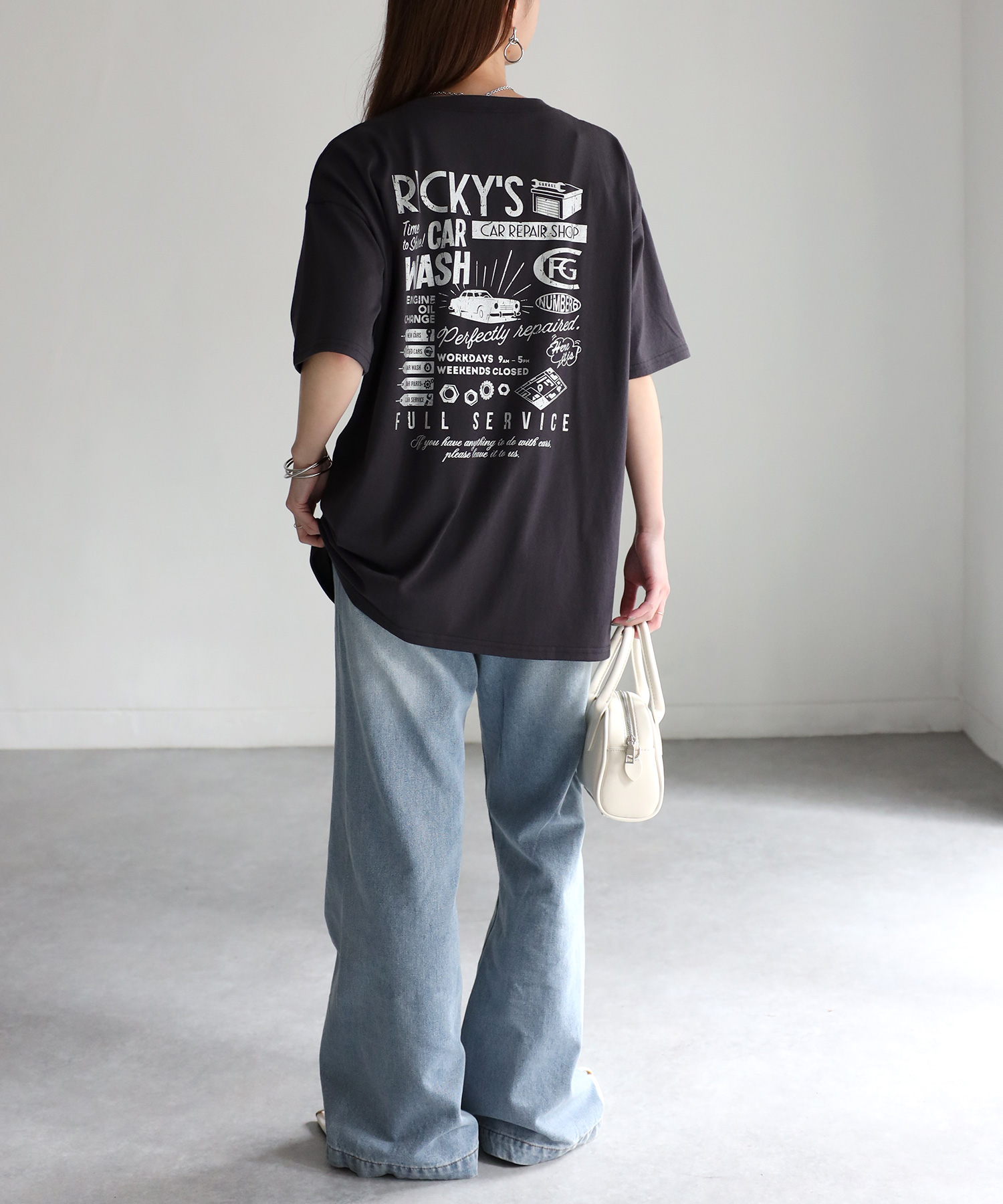セール】リベリー Riberry 前後箔シルバープリントTシャツ セール】リベリー Riberry 前後箔シルバープリントTシャツ