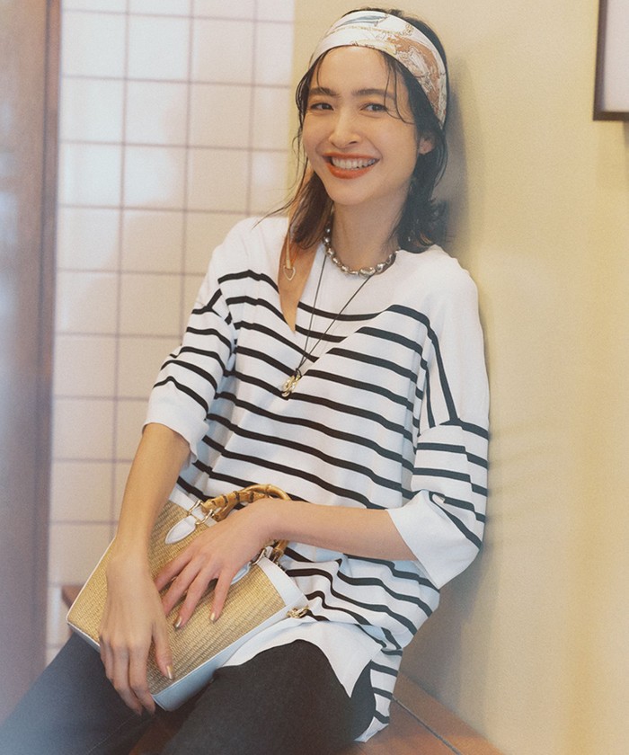 美品 自由区 SHIHO着用 24SS クレープストレッチプルオーバー ニット 自由区｜【接触冷感・UVカット・SHIHOさん着用・WEB限定カラー