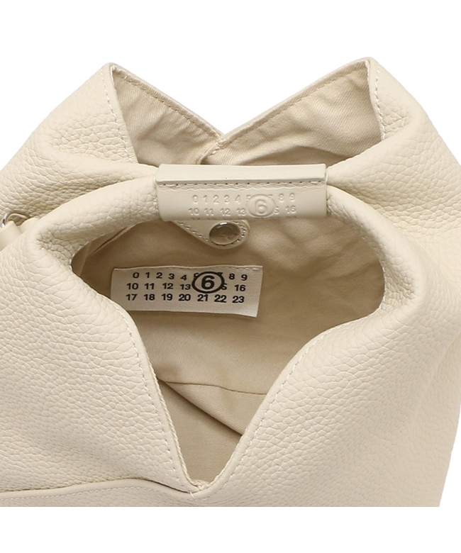 メゾンマルジェラ　MM⑥　ハンドバッグ　ホワイト　メッシュ　ミニ MM6 Maison Margiela（ｴﾑｴﾑｼｯｸｽ ﾒｿﾞﾝ ﾏﾙｼﾞｪﾗ）の「MM6 Maison