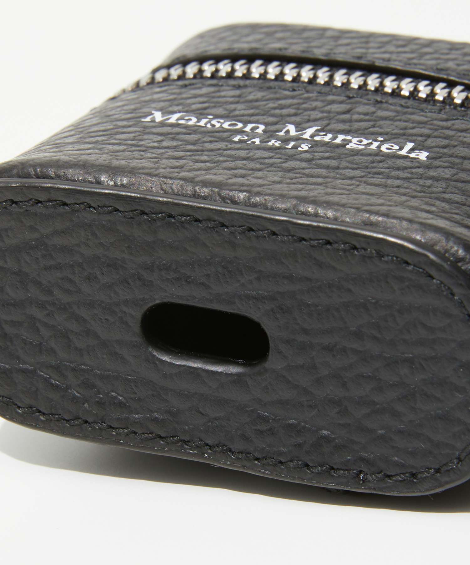 MAISON MARGIELA SA1VZ0015 P6421 AirPods ケース メゾン マルジェラ MAISON MARGIELA MAISON MARGIELA イヤホン