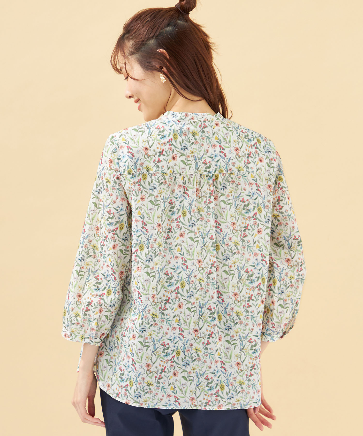 【美品】DECOY SINCE1981✕LIBERTY　スタンドフリルブラウス 美品】DECOY SINCE1981✕LIBERTY スタンドフリルブラウス - メルカリ