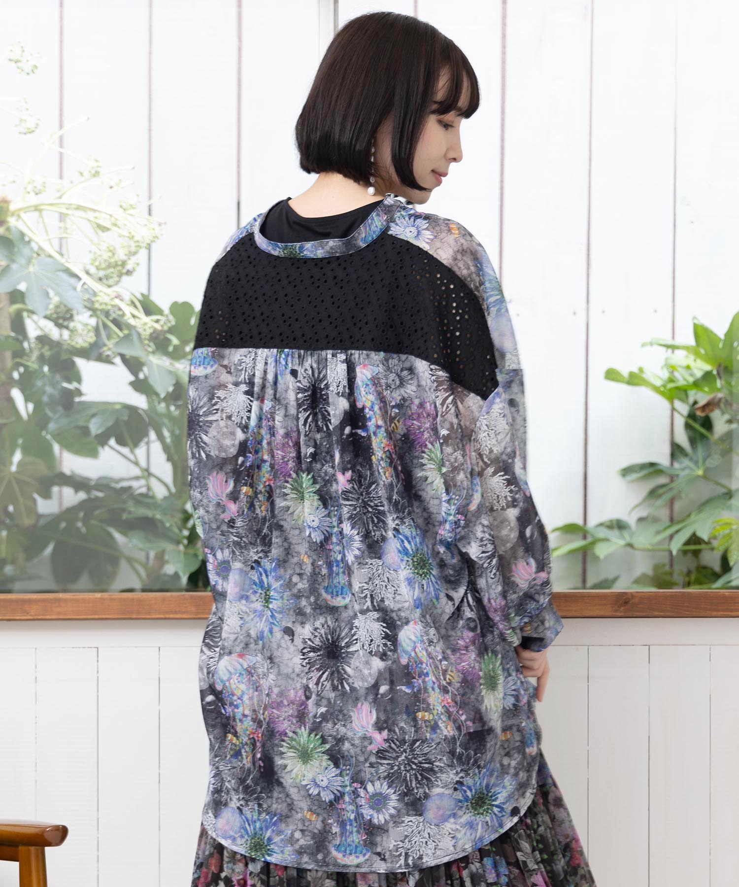 scolar スカラー　花クラゲ柄レース切替ブラウス　サイズM 新品 scolar スカラー 花クラゲ柄レース切替ブラウス サイズM 新品