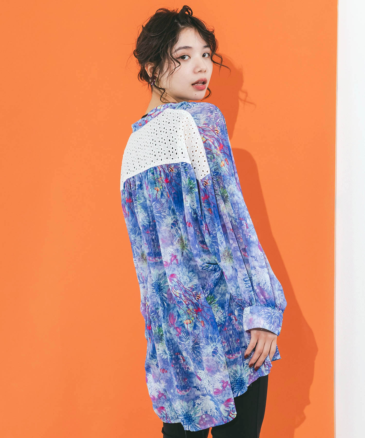 scolar スカラー　花クラゲ柄レース切替ブラウス　サイズM 新品 scolar スカラー 花クラゲ柄レース切替ブラウス サイズM 新品
