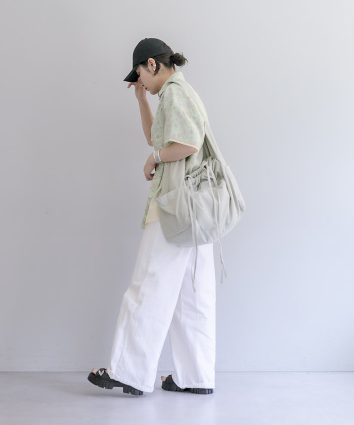 ear PAPILLONNER ドローストリング巾着ショルダーバッグ ear PAPILLONNER（イアパピヨネ）の「《WEB限定カラーあり