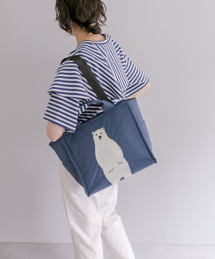 【美品】ear PAPILLONNER レザー　くま刺繍ボストンバッグ　白 美品】ear PAPILLONNER レザー くま刺繍ボストンバッグ 白