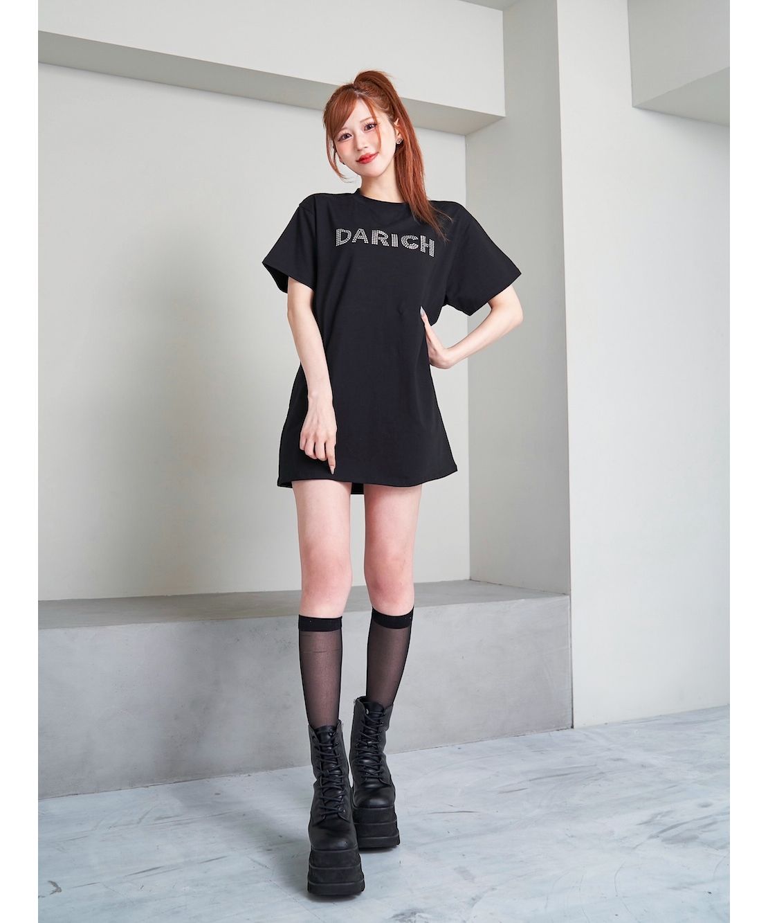 ★*様 ブラック ロゴ入り 半袖Tシャツ ダーリッチ ダーリッチ Darich ロゴビッグTシャツ(506104347) | Darich
