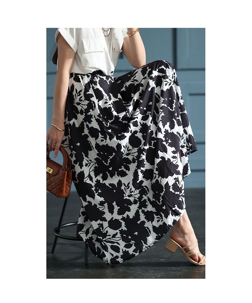 Sawa a la mode フラワーモチーフスカート‼️新品‼️ スタイリッシュな華やかさ花柄フレアスカート レディース 大人