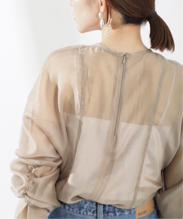美品　オーガンギャザーブラウス　ベージュ 美品オーガンギャザーブラウスベージュ