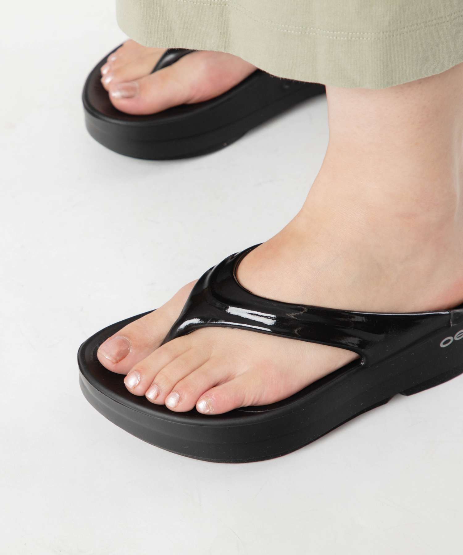 ウーフォス OOFOS 1410 サンダル OOmega メンズ レディース ウーフォス OOFOS 1410 サンダル OOmega メンズ レディース