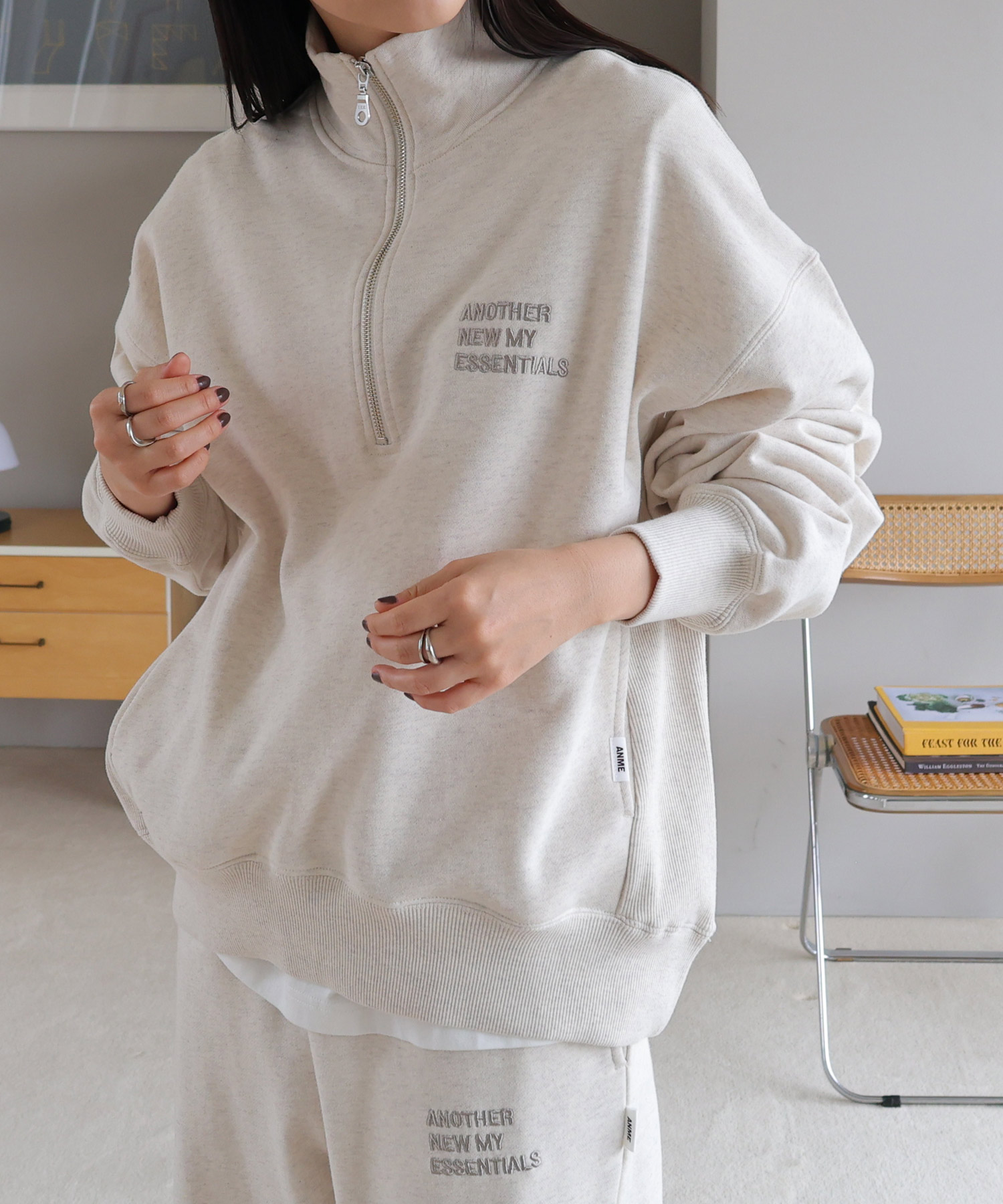 セール】アンドミー andme ハーフジップ ロゴ刺繍入り 裏毛