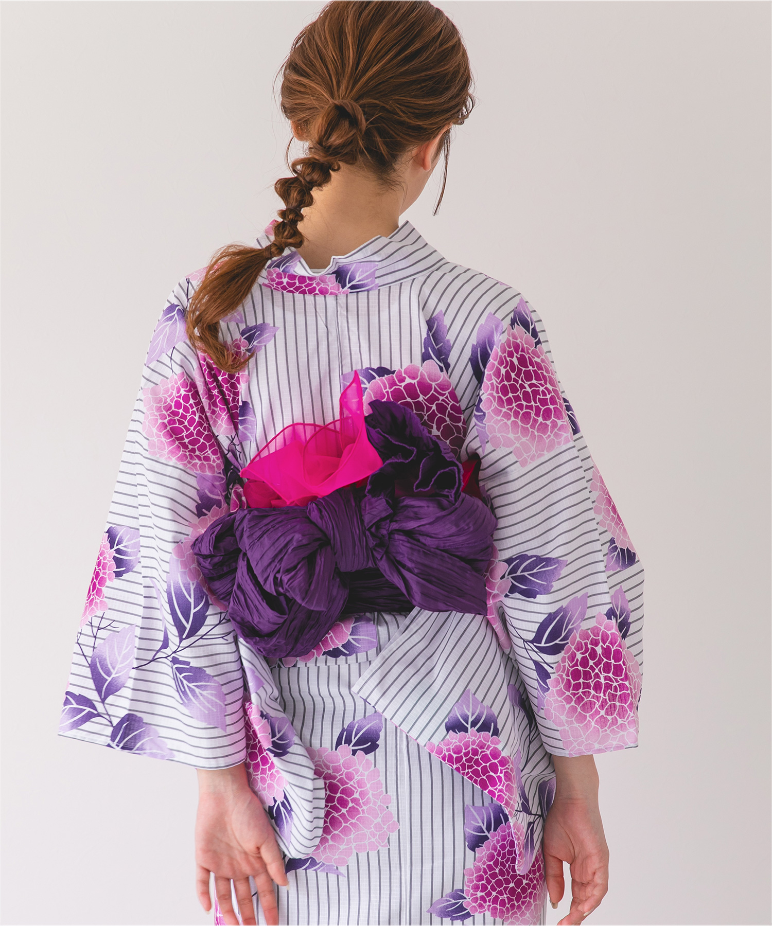 紫陽花柄 紫色 浴衣 帯付き 簡単】ゆかた・帯2点セット 紫陽花と花火柄浴衣(浴衣) | a.v.v