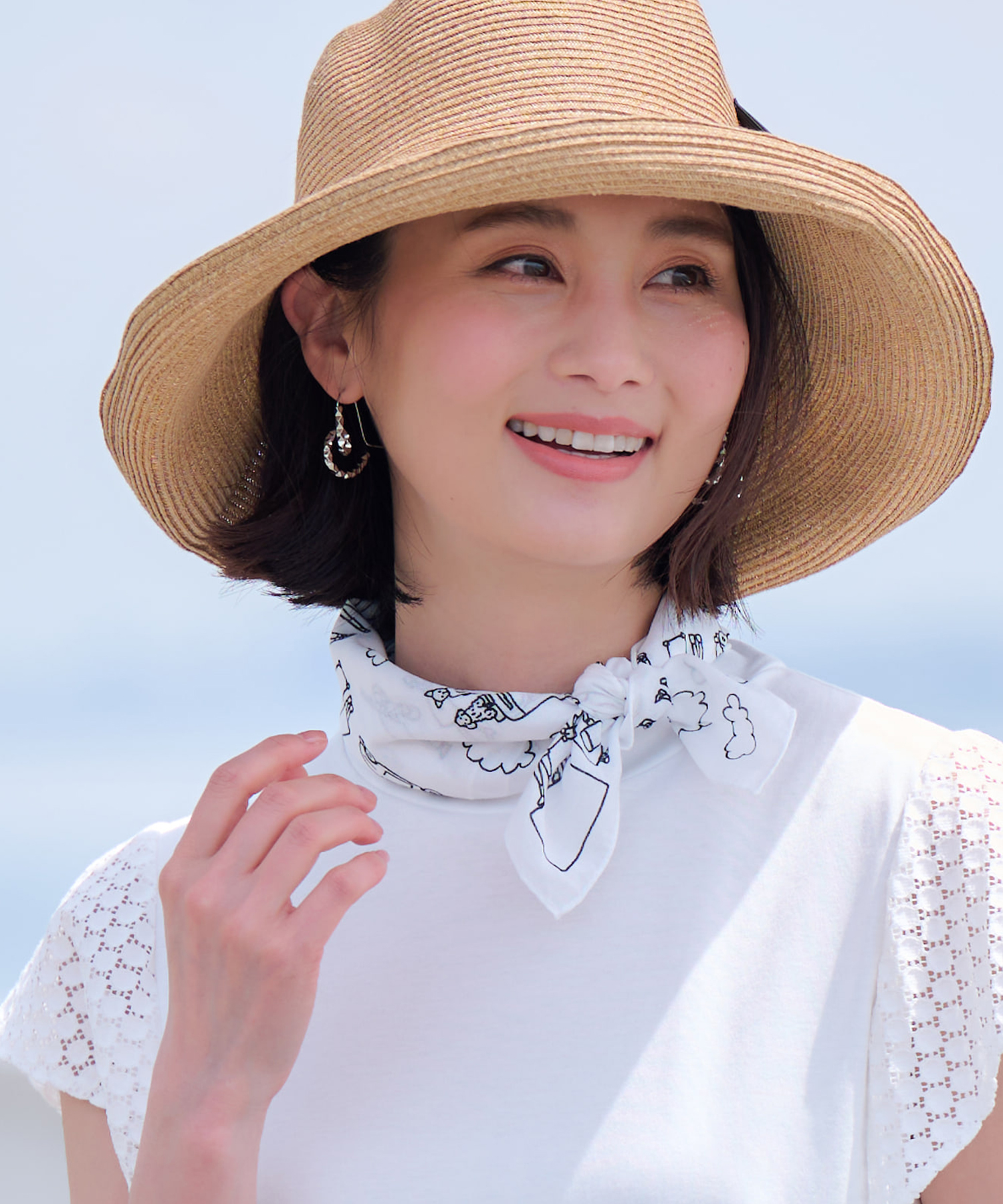 セール 44%OFF】バカンス柄 モノトーンハンカチスカーフ セール 44%OFF】バカンス柄 モノトーンハンカチスカーフ
