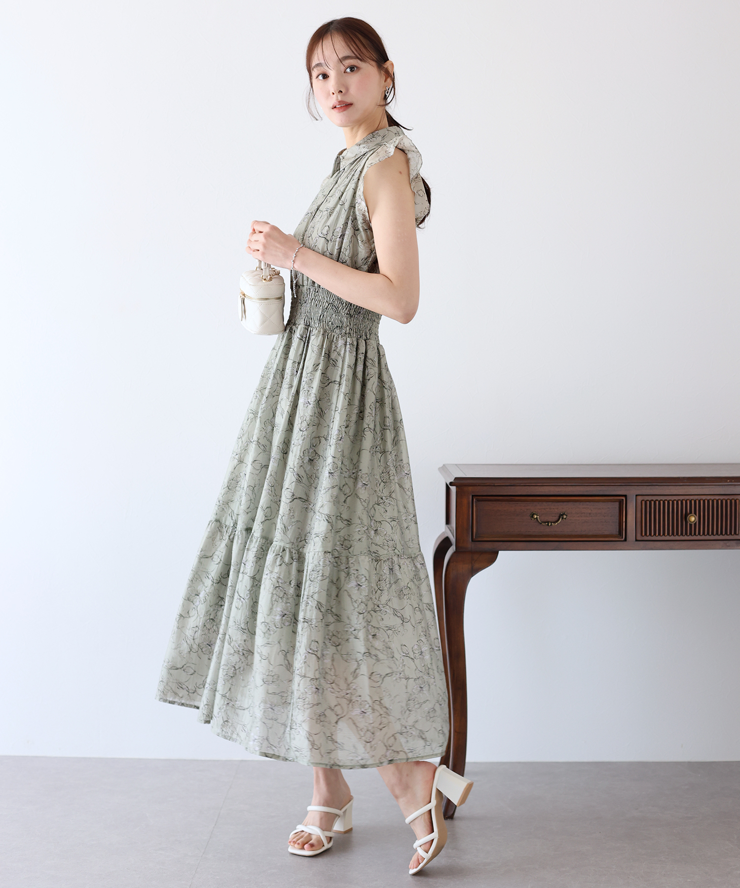 DINT ディント　花柄　ロング　ワンピース　フリル　フラワープリント DINT ディント 花柄 ロング ワンピース フリル フラワープリント