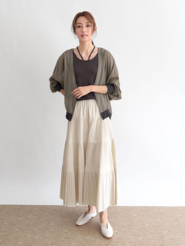 【未使用近】定価¥16,500 光沢感◎ゴールドジップ袖リブシアーブルゾン 未使用近】定価¥16,500 光沢感◎ゴールドジップ袖リブシアー