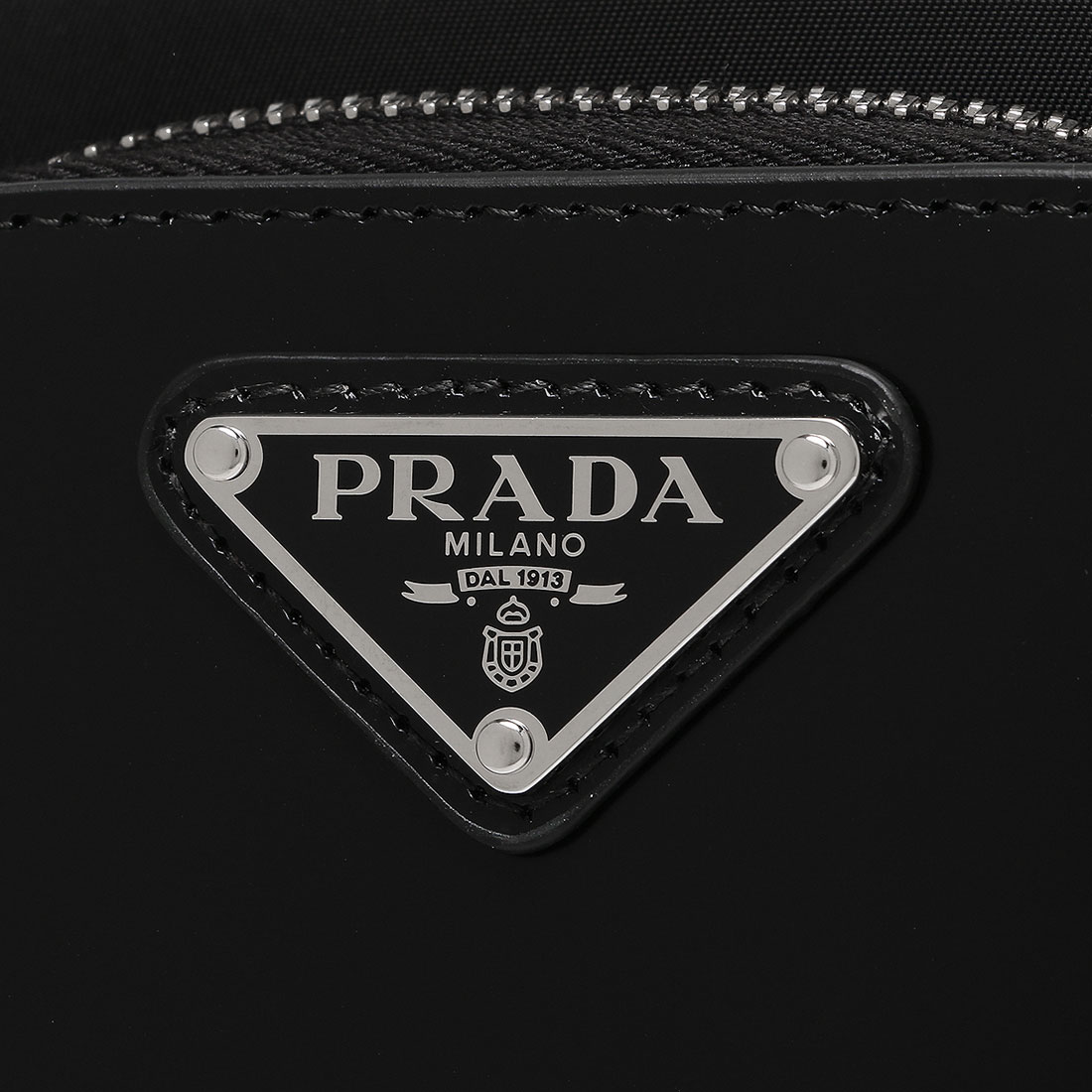 プラダ PRADA ショルダーバッグ リナイロン ブラッシュドレザー プラダ PRADA ショルダーバッグ リナイロン ブラッシュドレザー