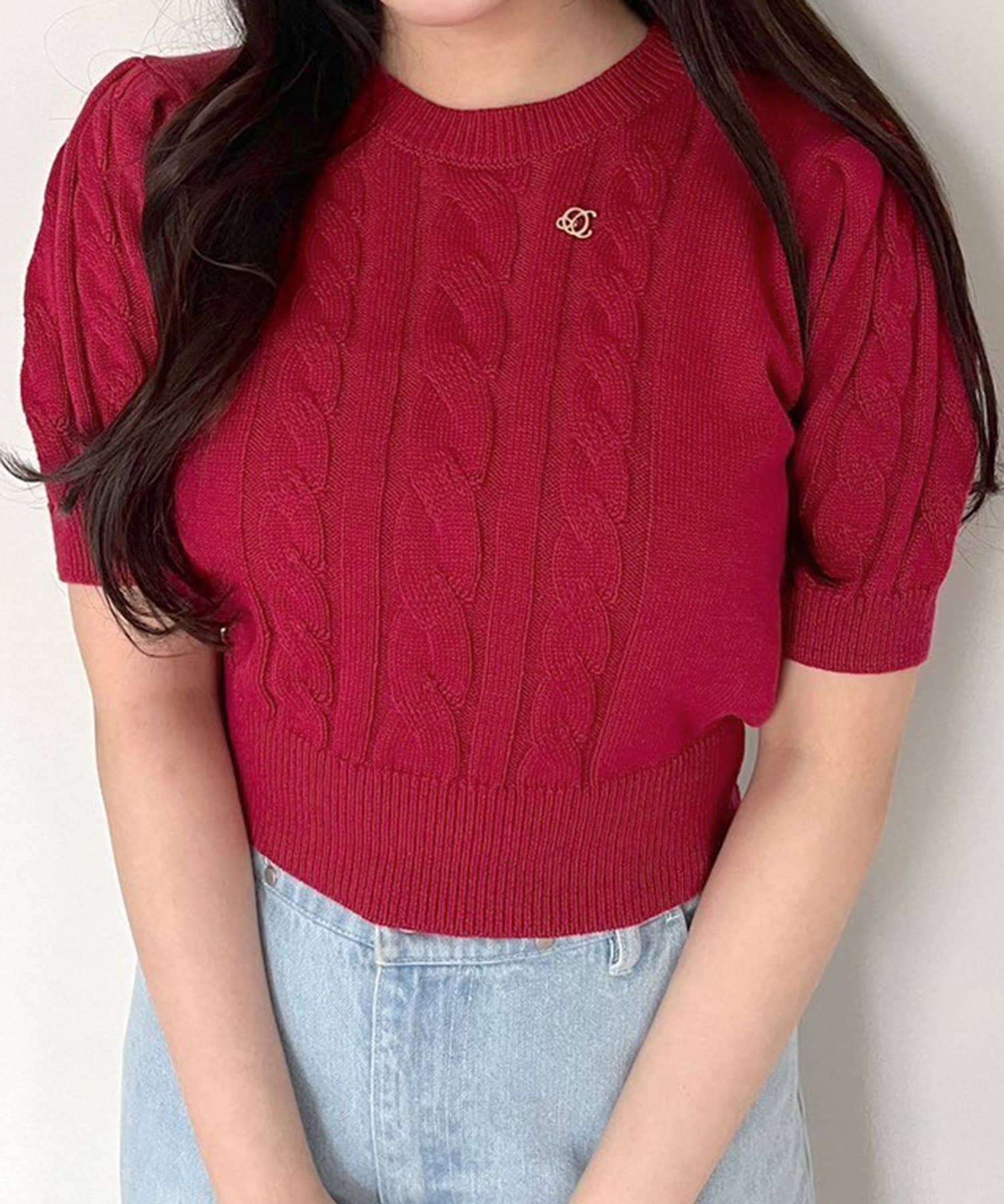 クーポン】【セール 50%OFF】ピンバッチ付ケーブルニット
