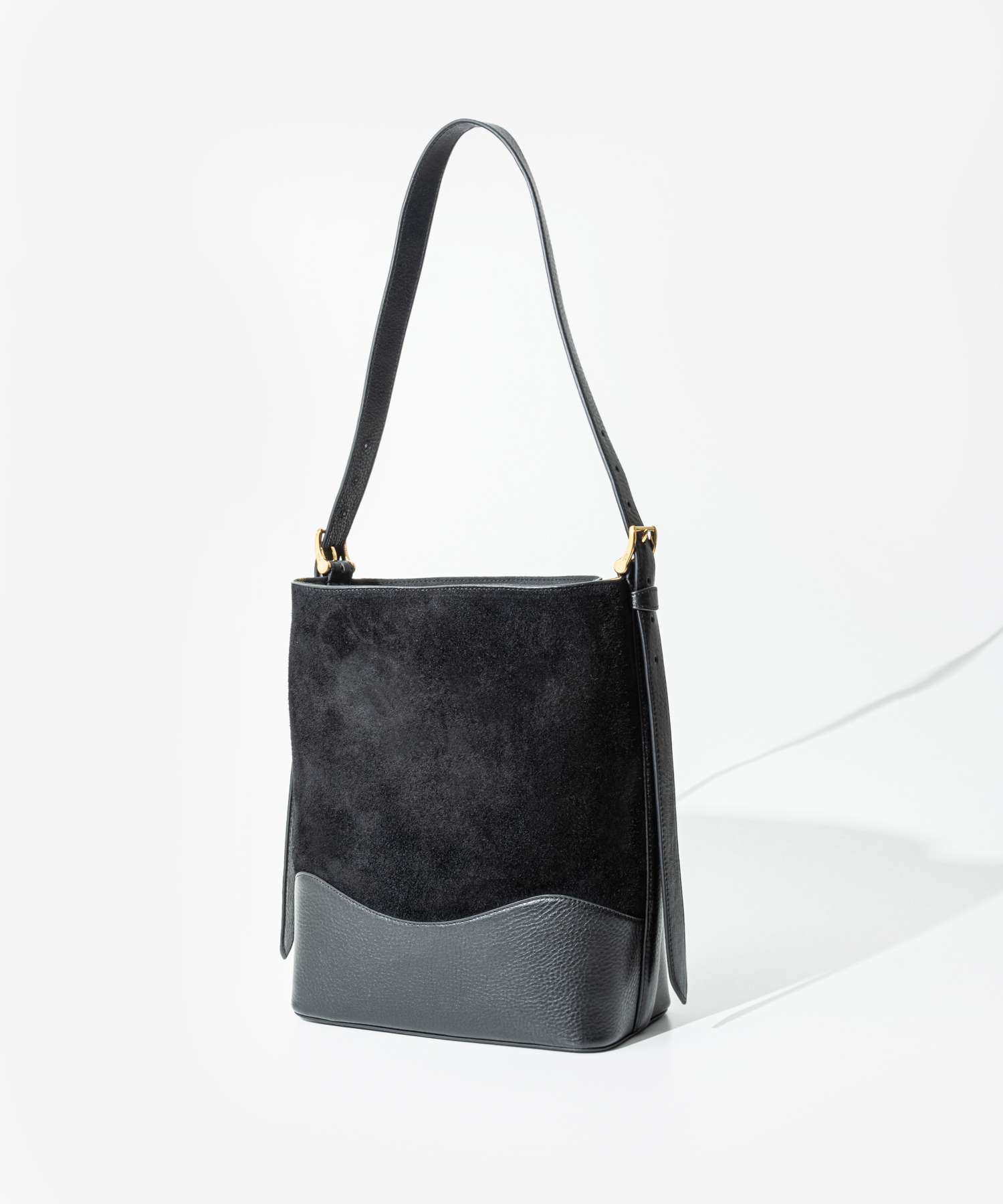 AMI PARIS（アミ パリス）ラフィアトートバッグ 海外限定*AMI PARIS*ロゴ入 ラフィア 大容量 トートバッグ (AMI