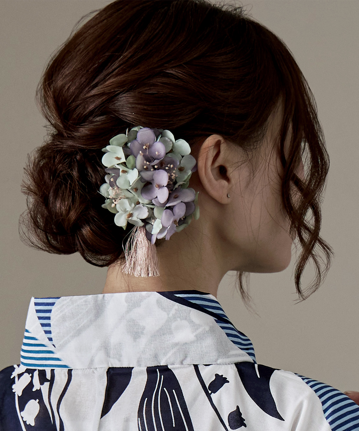 最終値下げ 髪飾り ヘアアクセサリー 大胆 花 シルバー グリーン 最終値下げ 髪飾り ヘアアクセサリー 大胆 花 シルバー グリーン
