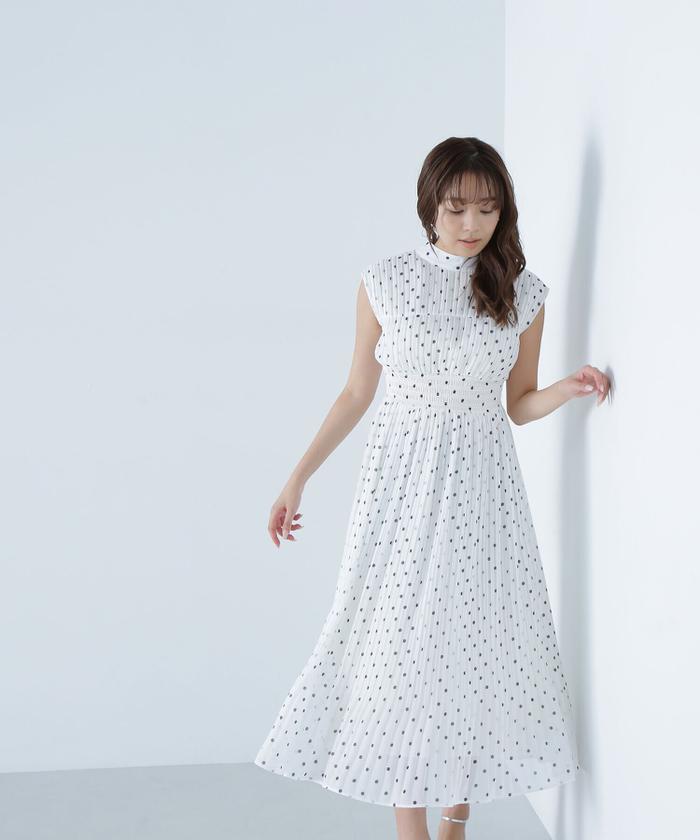 NATURAL BEAUTY BASIC サイドリボンプリーツワンピース 楽天市場】【SALE／50%OFF】サイドリボンプリーツワンピース