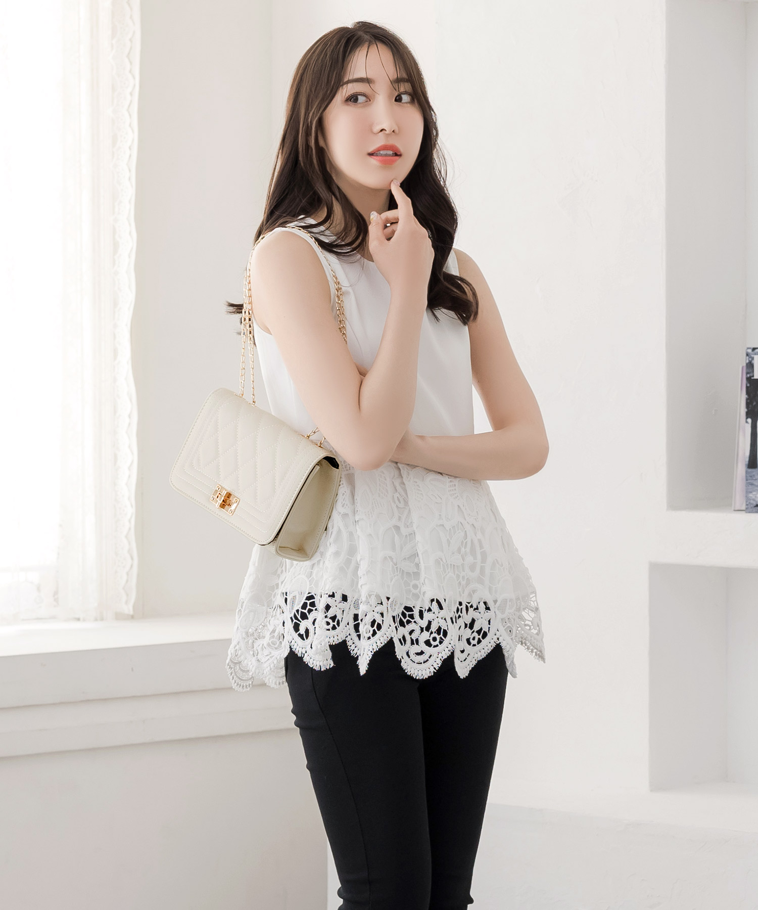 ジュリアブティック JULIA BOUTIQUE 裾レースペプラムトップス