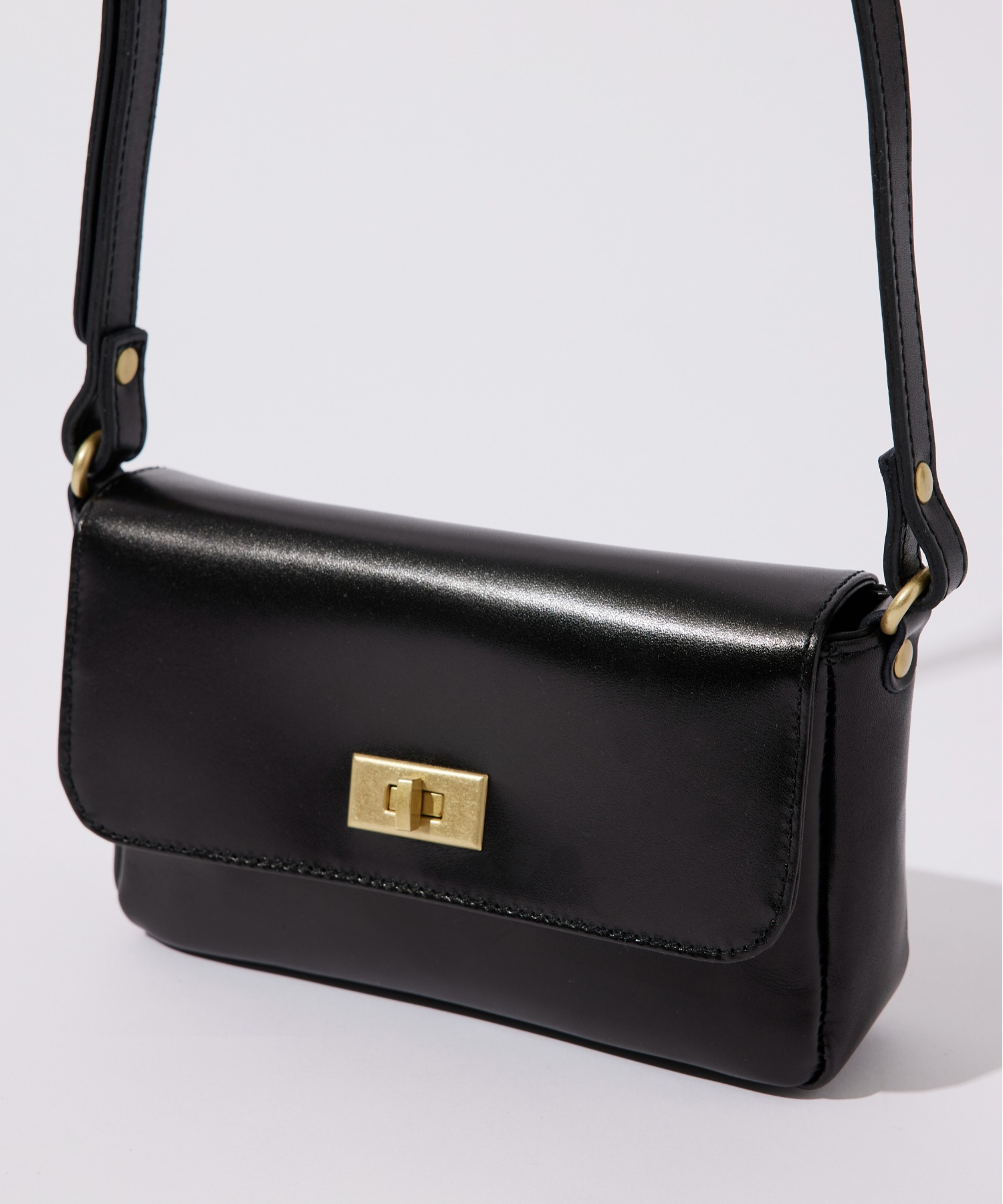 TIDEWAY（タイドウェイ）の「WOOD FLAP SHOULDER（ショルダー