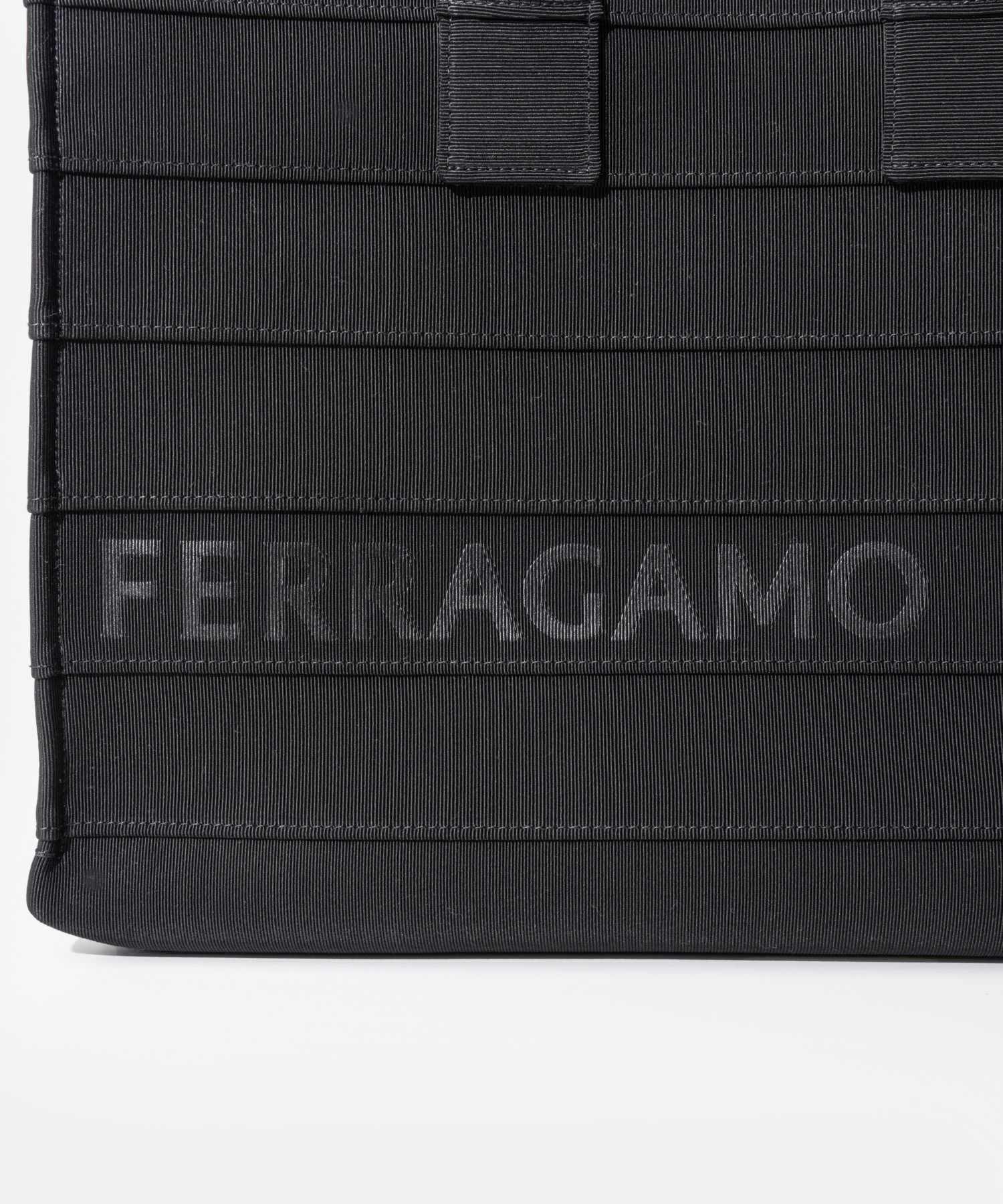 Ferragamo 213985 トートバッグ BEACHWEAR GROS Ferragamo 213986 トートバッグ BEACHWEAR GROS (FERRAGAMO