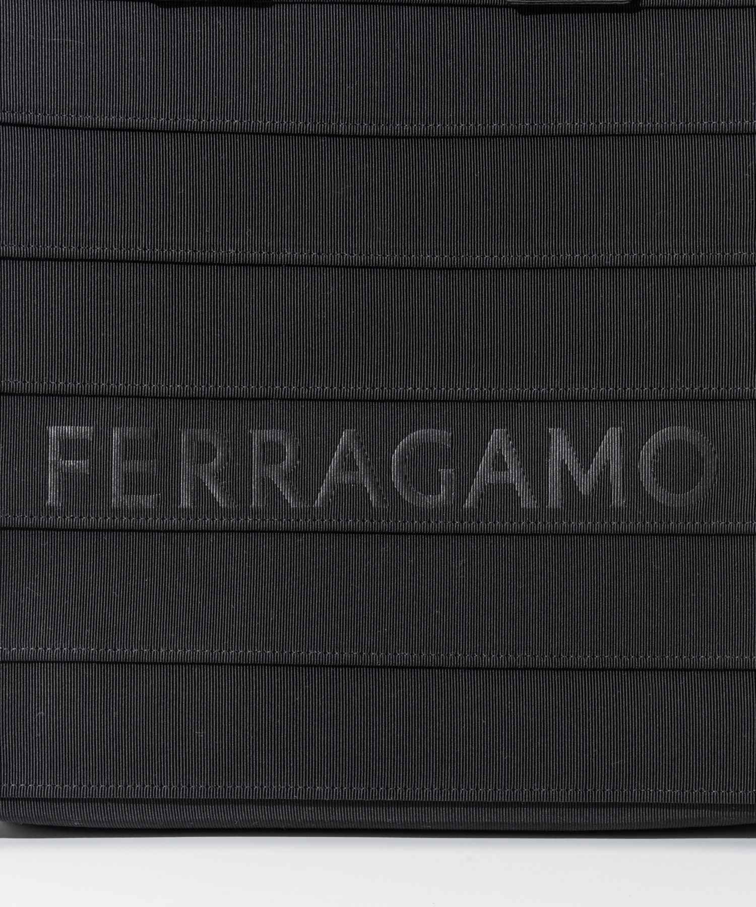 Ferragamo 213986 トートバッグ BEACHWEAR GROS Ferragamo 213986 トートバッグ BEACHWEAR GROS (FERRAGAMO