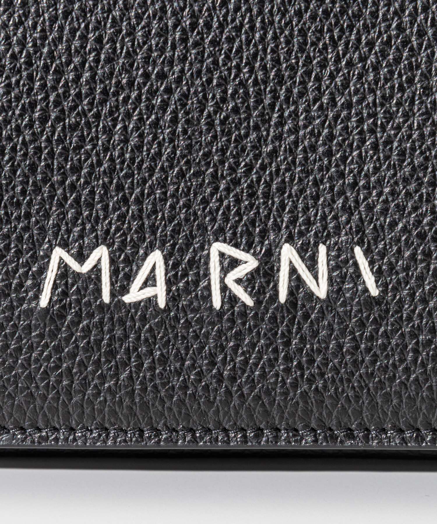 MARNI 三つ折り財布 PFMO0105U1 P6533 MARNI 【7/19-7/25 LYP会員+P10倍】マルニ 3つ折り財布(小銭入れ